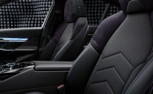 g60_bev_mp_int-design-highlights_2_leather-seats_dsk_fb_de.webp