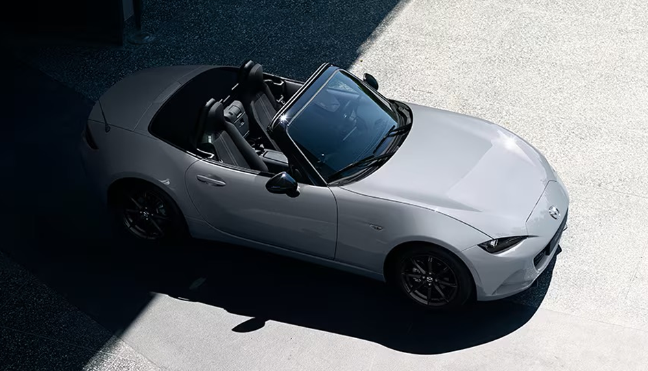 mx-5_exterior_beautyshot_m_lhd_884x498.jpeg